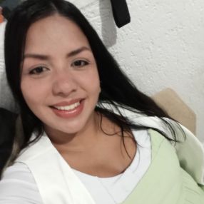 NICOLE, Babá em Quatro Barras