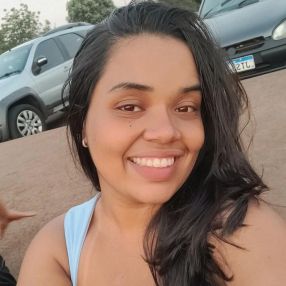 Lorena, Babá em Uberlândia