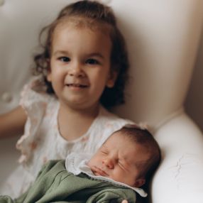 Débora, Family in Coronel Fabriciano