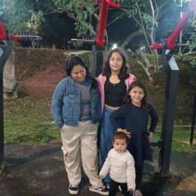 Magalene, Família em Palhoça