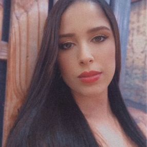 Natália Stefani, Babá em Manhuaçu