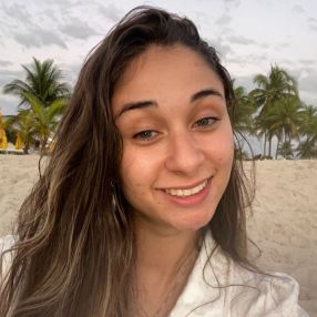 Lara Victoria Pinheiro, Babá em Jaguaquara