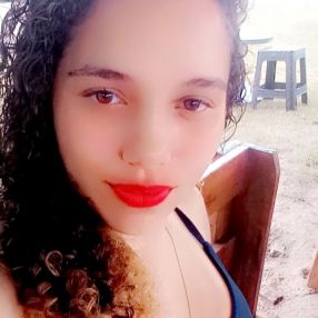 Letícia, Babá em Sooretama