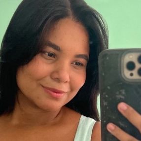 Gloria, Família em Messias