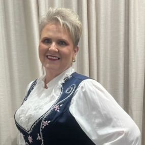 Joseleine, Babysitter in Blumenau