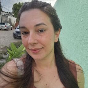 Bruna, Babá em Caruaru