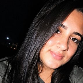 Estefani, Babá em Registro