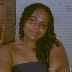 Alynne, Babysitter in Açailândia