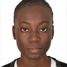 Shaïna, Babá em Campo Magro