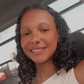 Beatriz, Babá em Esmeraldas