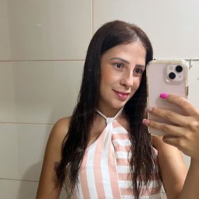 Ana Beatriz, Babysitter in Américo Brasiliense