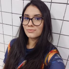 Yasmin, Babá em Passos