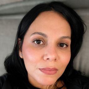 Fernanda, Babá em Penha