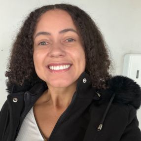 Jeniffer, Babá em Itajaí