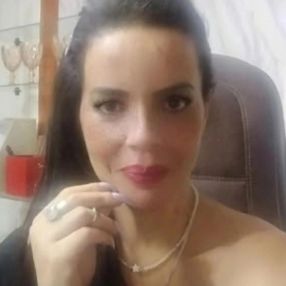 Cintia, Babá em Vila Velha