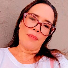 Leni, Babá em Viana