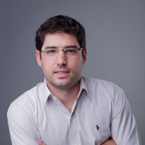 Luis Gustavo, Família em São Roque