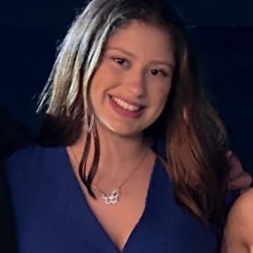 Julia, Babá em Nova Veneza