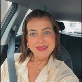 Aurea Leonora, Babysitter in Vila Velha