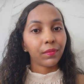Talita, Babá em Águas Lindas de Goiás