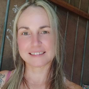 Claudia, Babá em Nazaré Paulista