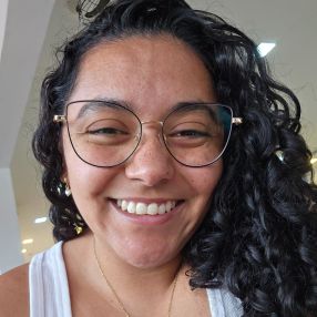 Larissa, Babá em Tremembé