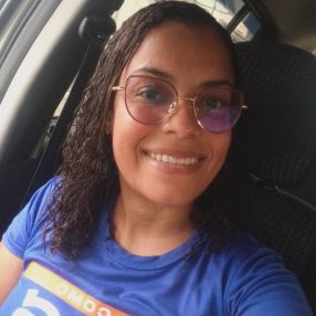 Evelyn, Babá em Serrania