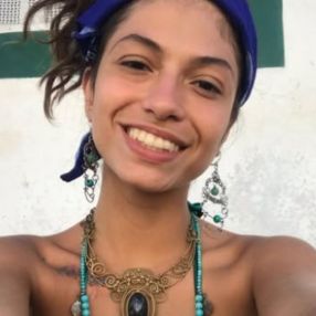 Sara, Babá em Três Pontas
