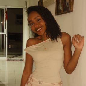 Karoliny, Babá em Iperó