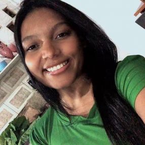 Cristiane, Babá em Manhuaçu