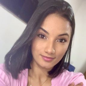 Amanda, Babá em Senador Canedo