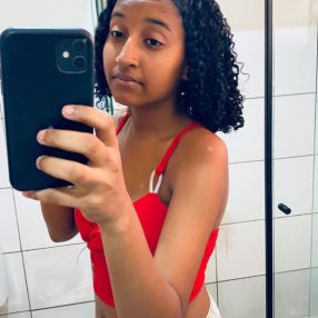 Evellyn, Babá em Paranavaí