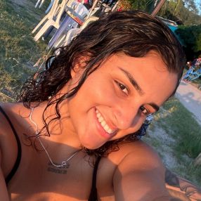 Roberta, Babá em Ponte Nova