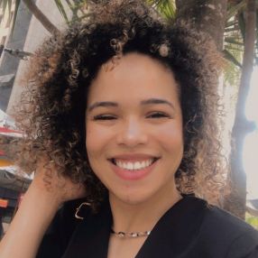 Larissa, Babá em Diadema