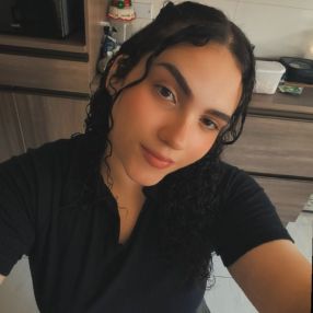 Ana Beatriz, Babysitter in Barrinha