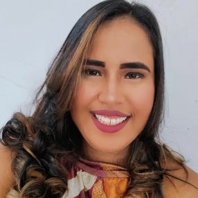 Leticia, Babá em Mantena