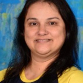 Sheryn, Babá em Gravataí