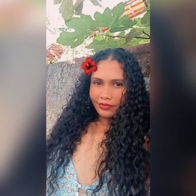 Juciane, Babá em Caldas Novas