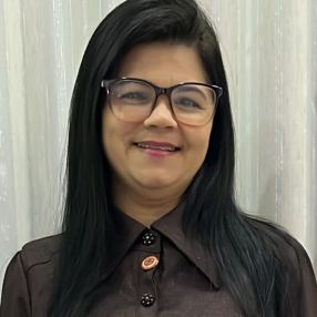 Betânia, Babysitter in São Caetano do Sul
