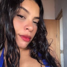 Adriele, Babá em Morrinhos