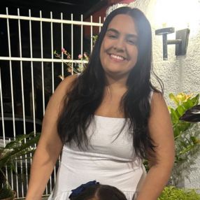 Jeiza, Babá em Governador Valadares