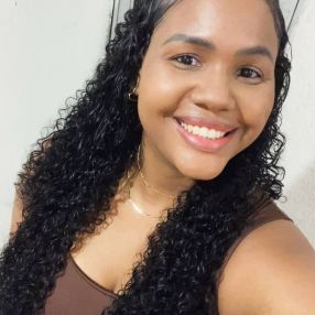 Daniele, Babá em Barra de Santo Antônio