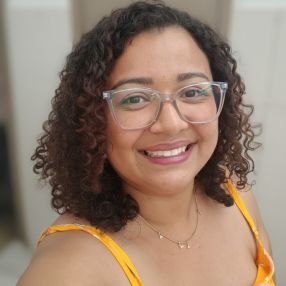 Camila, Babá em Goiânia