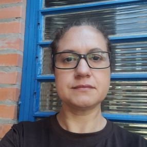 Angela, Babá em Dois Irmãos