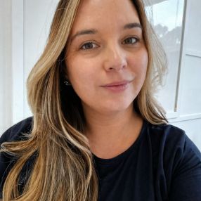 Caroline, Babá em Campo Magro