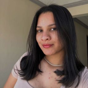 Eduarda, Babá em Barra do Choça
