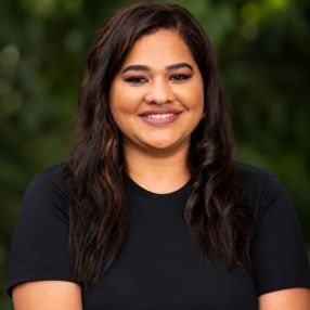 Karina, Babá em Senador Canedo