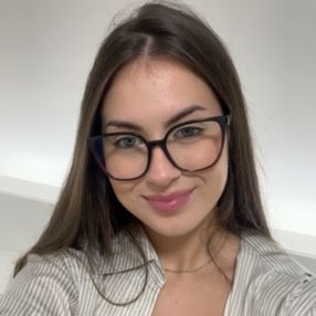 Amanda, Babá em Portão