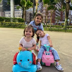 Amanda, Family in Praia Grande