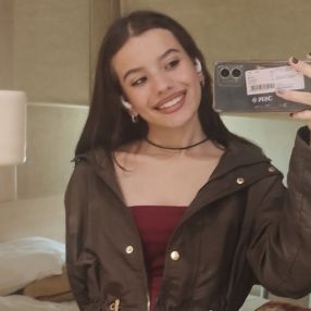 Leticia, Babá em Cosmópolis